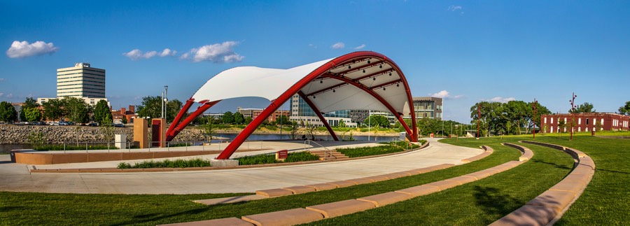 WGACedarRapidsCity8429Pano