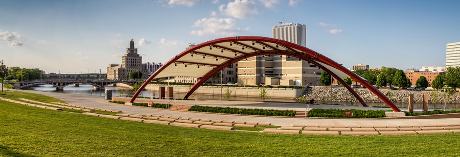 WGACedarRapidsCity8460Pano