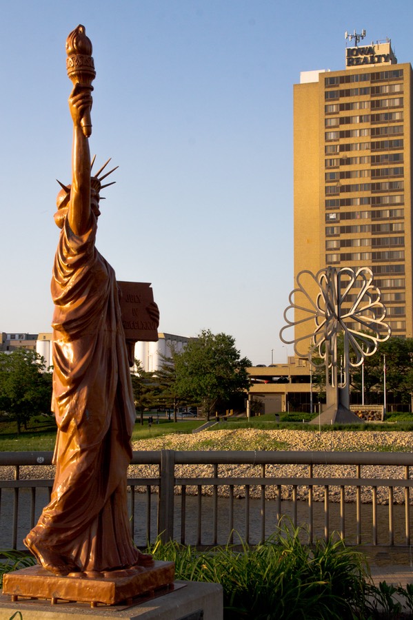 WGACedarRapidsCity8567